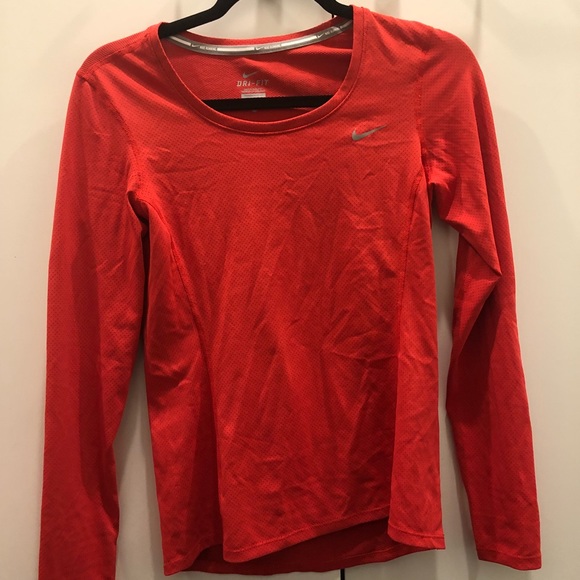🌶 Nike dri fit contour long sleeve red 🌶 - Picture 3 of 6